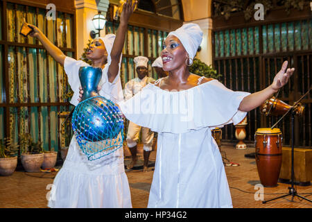 Tanz Yoruba Religiöser Tanz, traditionell, typisch, klassisch, in Yoruba Kulturverein, in Alt Havanna, Habana Vieja, La Habana, Kuba Stockfoto