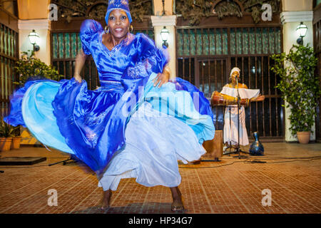 Tanz Yoruba Religiöser Tanz, traditionell, typisch, klassisch, in Yoruba Kulturverein, in Alt Havanna, Habana Vieja, La Habana, Kuba Stockfoto