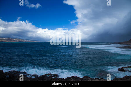 Las Palmas de Gran Canaria, El Confital Strand, Sturm von rechts (La Isleta, Richtung Norden), 12. Februar 2017 kommt Stockfoto