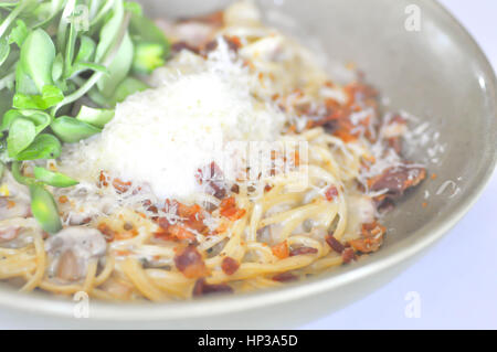 Spaghetti Carbonara mit Speck-Gericht Stockfoto