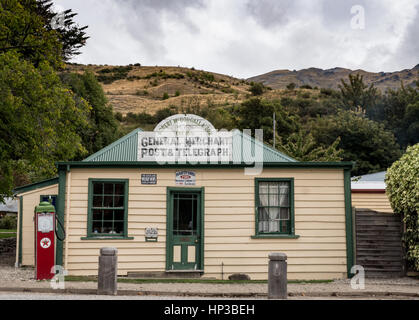 Die alte telegraph Office und Vollkaufleute Gebäude, Cardrona, Südinsel, Neuseeland. Stockfoto