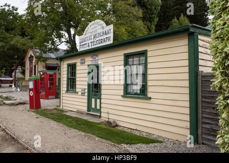 Die alte telegraph Office und Vollkaufleute Gebäude, Cardrona, Südinsel, Neuseeland. Stockfoto