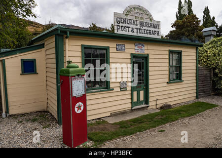 Die alte telegraph Office und Vollkaufleute Gebäude, Cardrona, Südinsel, Neuseeland. Stockfoto