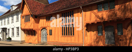 Sommer, August, September, kleine Halle Marktplatz Lavenham Dorf, Suffolk County, England, Großbritannien. Stockfoto