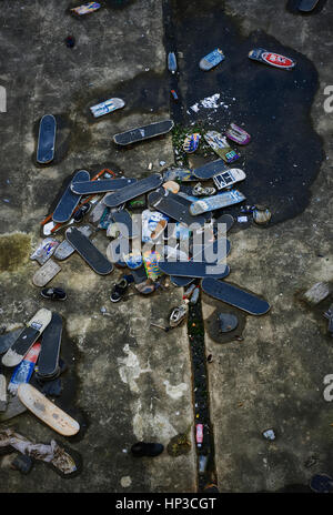 Skateboard-Friedhof von Hungerford Bridge, Southbank, London, England Stockfoto