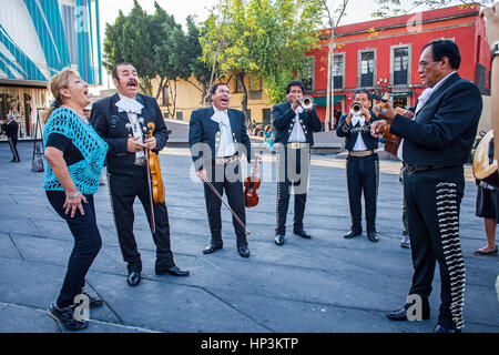 Mariachis spielt Musik, Plaza Garibaldi, Platz, Mexiko-Stadt, Mexiko Stockfoto