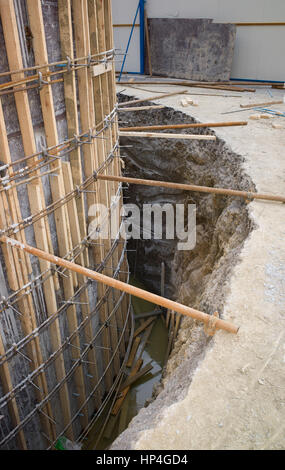 Stahlbeton-Welle im Bau für den Zugriff auf Entwässerung Rohrleitungen, Suzhou Industrial Park, Suzhou, China Stockfoto