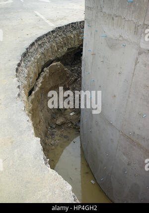 Stahlbeton-Welle im Bau für den Zugriff auf Entwässerung Rohrleitungen, Suzhou Industrial Park, Suzhou, China Stockfoto