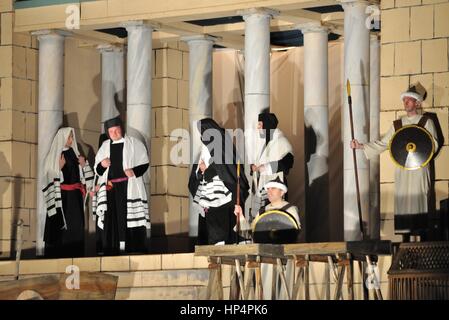 Geheimnis der Passion - Akteure reenacting Sanhedrin Versuch von Jesus. Outdoor-Schauspiel, Regie: Artur Piotrowski. Stockfoto