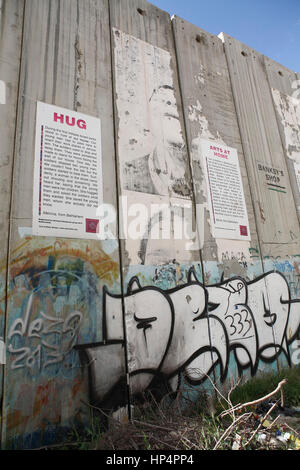 Artwork und Graffiti an Trennung Wand zwischen Israel und Palästina in Bethlehem, zentralen Westjordanland, Palästina Stockfoto