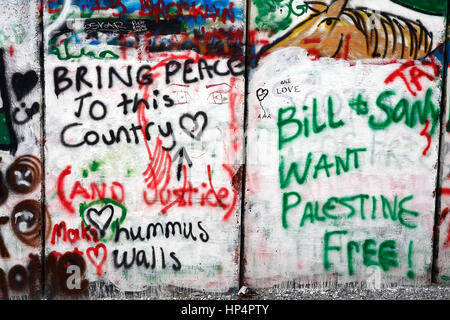 Artwork und Graffiti an Trennung Wand zwischen Israel und Palästina in Bethlehem, zentralen Westjordanland, Palästina Stockfoto