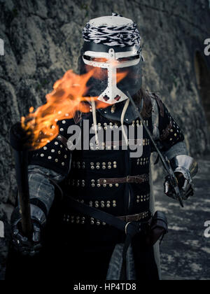 Mittelalterliche Ritter in Rüstung Stockfoto