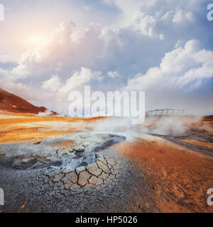 Fumarole Feld in Namafjall Godafoss Wasserfall bei Sonnenuntergang. Beauty-Welt Stockfoto