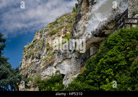 Das Rock-Kloster St Dimitrii von Basarbovo Stockfoto