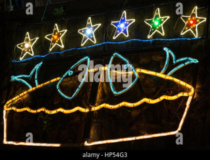 Stargazey Pie, Mousehole Weihnachtsbeleuchtung, Cornwall, England, Vereinigtes Königreich Stockfoto