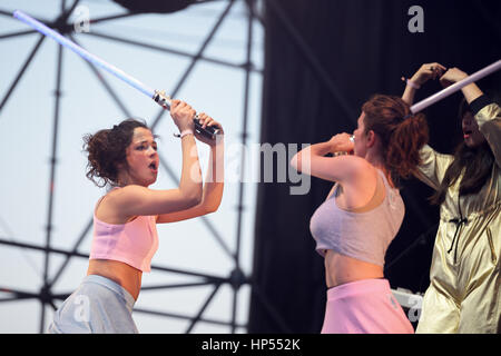 VALENCIA, Spanien - 4 APR: Javiera Mena (Musiker) führt auf MBC Fest am 4. April 2015 in Valencia, Spanien. Stockfoto