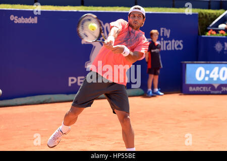 BARCELONA - 21 APR: Fernando Verdasco (spanischer Tennisspieler) spielt bei der ATP Barcelona Open Banc Sabadell Conde de Godo-Turnier am 21. April 2015 Stockfoto