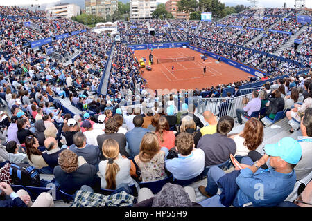 BARCELONA - 26 APR: Zuschauer beim ATP Barcelona Open Banc Sabadell Conde de Godo-Turnier am 26. April 2015 in Barcelona, Spanien. Stockfoto