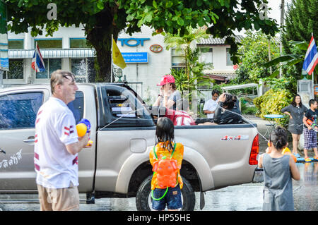 Chiang Rai, Thailand - 12. April 2015: Das Songkran Festival oder thailändische Neujahrsfest. Songkran ist bekannt für seine Wasser-Festival. Stockfoto