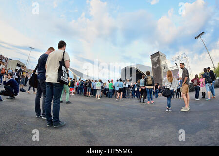 BARCELONA - 29 Mai: Menschen bei Primavera Sound Festival 2015 am 29. Mai 2015 in Barcelona, Spanien. Stockfoto