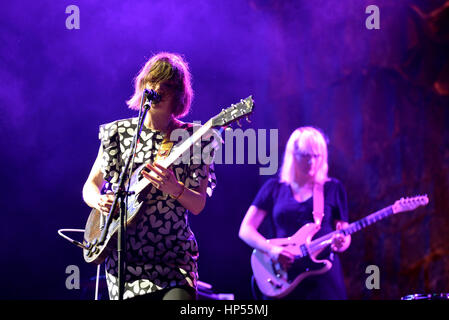 BARCELONA - 29 Mai: Sleater Kinney (Band) führt auf Primavera Sound Festival 2015 am 29. Mai 2015 in Barcelona, Spanien. Stockfoto