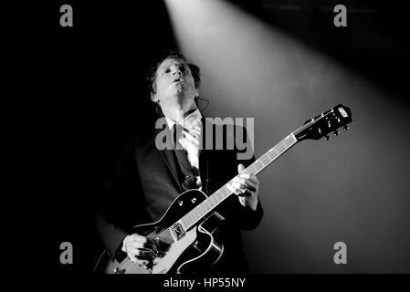 BARCELONA - 30 Mai: Daniel Kessler, Gitarrist von Interpol (Band), führt auf Primavera Sound Festival 2015 am 30. Mai 2015 in Barcelona, Spanien. Stockfoto