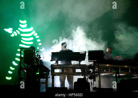 BARCELONA - 20 JUN: The Chemical Brothers (elektronische Tanz-Musik-Band) live-Musikauftritt beim Sonar Festival am 20. Juni 2015 in Barcelona, Spanien. Stockfoto