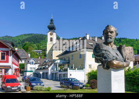 Unterach bin Attersee, Gustav Klimt Büste und Pfarrkirche, Salzkammergut, Oberösterreich, Oberösterreich, Österreich Stockfoto