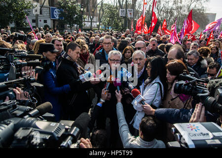 Madrid, Spanien. 19. Februar 2017. Ignacio Fernandez Toxo, Generalsekretär der CCOO Gewerkschaften, im Gespräch mit der Presse zu Jahresbeginn eine Demonstration gegen die steigenden Lebenshaltungskosten Credit: Marcos del Mazo/Alamy Live News Stockfoto