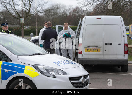 Brentwood, Essex, 19. Februar 2017; Verbrechen-Szene-Offiziere an der Brentwood Centre nach einem schweren Vorfall nach einem Boxen passen Credit: Ian Davidson/Alamy Live News Stockfoto