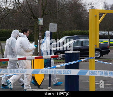 Brentwood, Essex, 19. Februar 2017; Verbrechen-Szene-Offiziere an der Brentwood Centre nach einem schweren Vorfall nach einem Boxen passen Credit: Ian Davidson/Alamy Live News Stockfoto