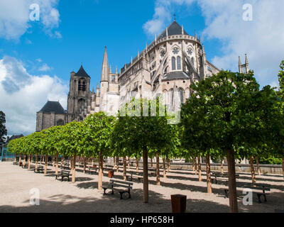Bourges Kathedrale - Blick vom Garten des Erzbischofs Stockfoto