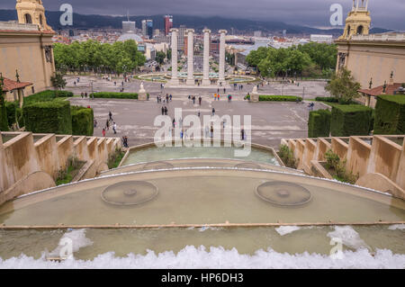 Blick vom Brunnen auf der Plaza de Espana in Montjuic in Barcelona, Spanien Stockfoto