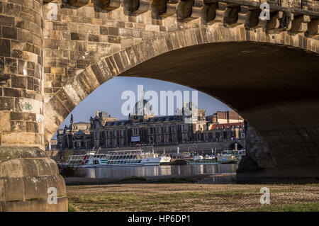 Blick auf die Akademie der bildenden Künste in Dresden, Deutschland Stockfoto