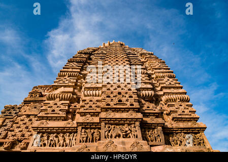 Schön geschnitzte alte Jain-Tempel gebaut im 6. Jahrhundert n. Chr. in Osian. Es ist eine antike Stadt in Jodhpur, Rajasthan, Indien. Stockfoto