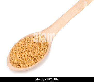 Bulgur oder Couscous oder Cous in Holzlöffel isoliert auf weißem Hintergrund Stockfoto