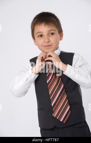 Model Release, Kleiner Junge, 8, Im Businesslook - kleiner Junge im businesslook Stockfoto