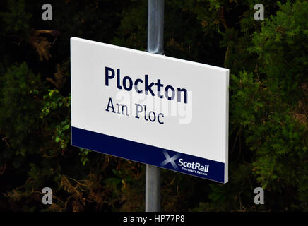 Plockton, Am Ploc, ScotRail station Zeichen. Plockton, Ross und Cromarty, Schottland, Vereinigtes Königreich, Europa. Stockfoto