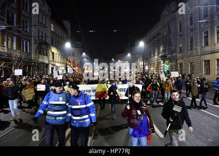 CLUJ-NAPOCA, Rumänien - 4. Februar 2017: mehr als 50.000 Menschen protestieren gegen die rumänische Regierung Pläne zu verzeihen oder reduzieren Sie Sätze von c Stockfoto