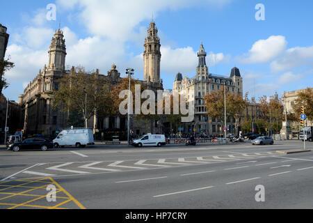 Barcelona, Spanien - 3. Dezember 2016: Straße in der Stadt Barcelona, Spanien. Nicht identifizierte Personen sichtbar. Stockfoto