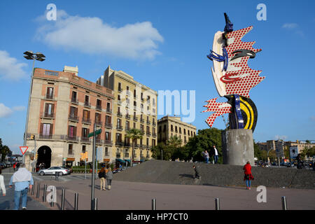 Barcelona, Spanien - 3. Dezember 2016: El Cap de Barcelona Skulptur in der Stadt Barcelona, Spanien. Nicht identifizierte Personen sichtbar. Stockfoto