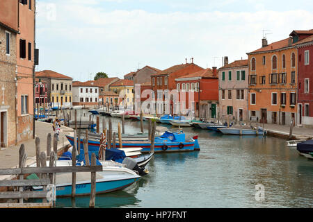 Insel Murano in der Lagune von Venedig mit Blick auf den Canale di San Donato in Italien. Stockfoto