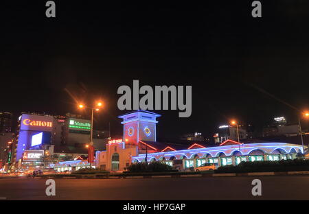 Nacht-Ben-Thanh-Markt in Ho-Chi-Minh-Stadt-Vietnam Stockfoto