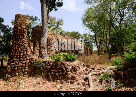 BURKINA FASO, Provinz Poni, Gaoua, Ruinen von Loropeni stammen aus dem 11. Jahrhundert n. Chr., seit 2009 zum UNESCO-Weltkulturerbe / Ruinen von Loropeni, Seit 2009 UNESCO-Weltkulturerbestätten Stockfoto