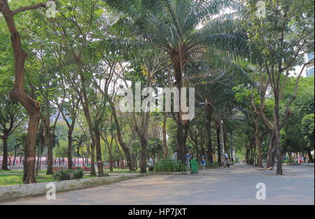 Menschen besuchen 23 September Park in Ho-Chi-Minh-Stadt, Vietnam. Stockfoto