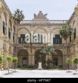 Auberge de Castille, Innenhof, La Valetta, Malta Stockfoto