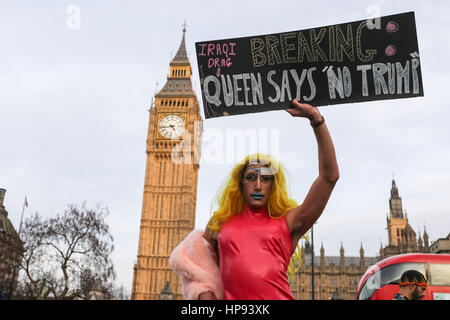 London, UK. 20. Februar 2017. Demonstranten versammeln sich zu einer Demonstration gegen den geplanten Staatsbesuch von Donald Trump. Parliament Square, London, UK. Wir danken Sie Carol Moir/AlamyLiveNews. Stockfoto