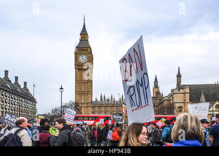 London, UK. 20. Februar 2017. Studenten aus LSE und SOAS Rallye eines Tages ohne uns Rallye in Parliament Square. Bildnachweis: Claire Doherty/Alamy Live News Stockfoto