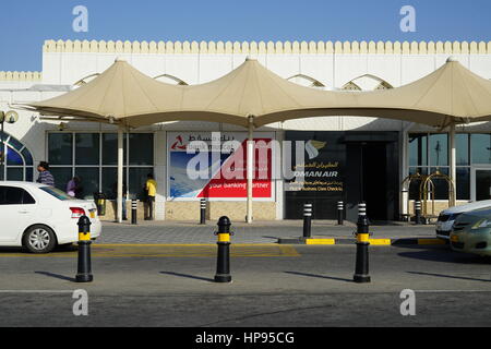 Ansicht von Muscat International Airport (MCT), ehemals Seeb International Airport. Es ist der wichtigste Flughafen in Oman und die Drehscheibe für Oman Air. Stockfoto