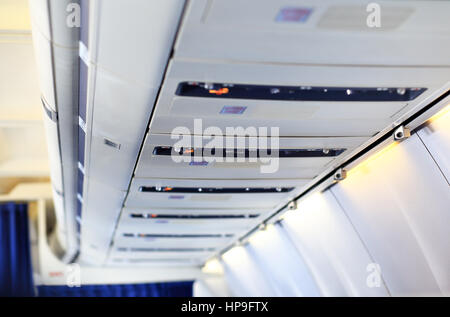 Flugzeug Overhead Panel mit keine Symbole für Rauchen und Gürtel Stockfoto